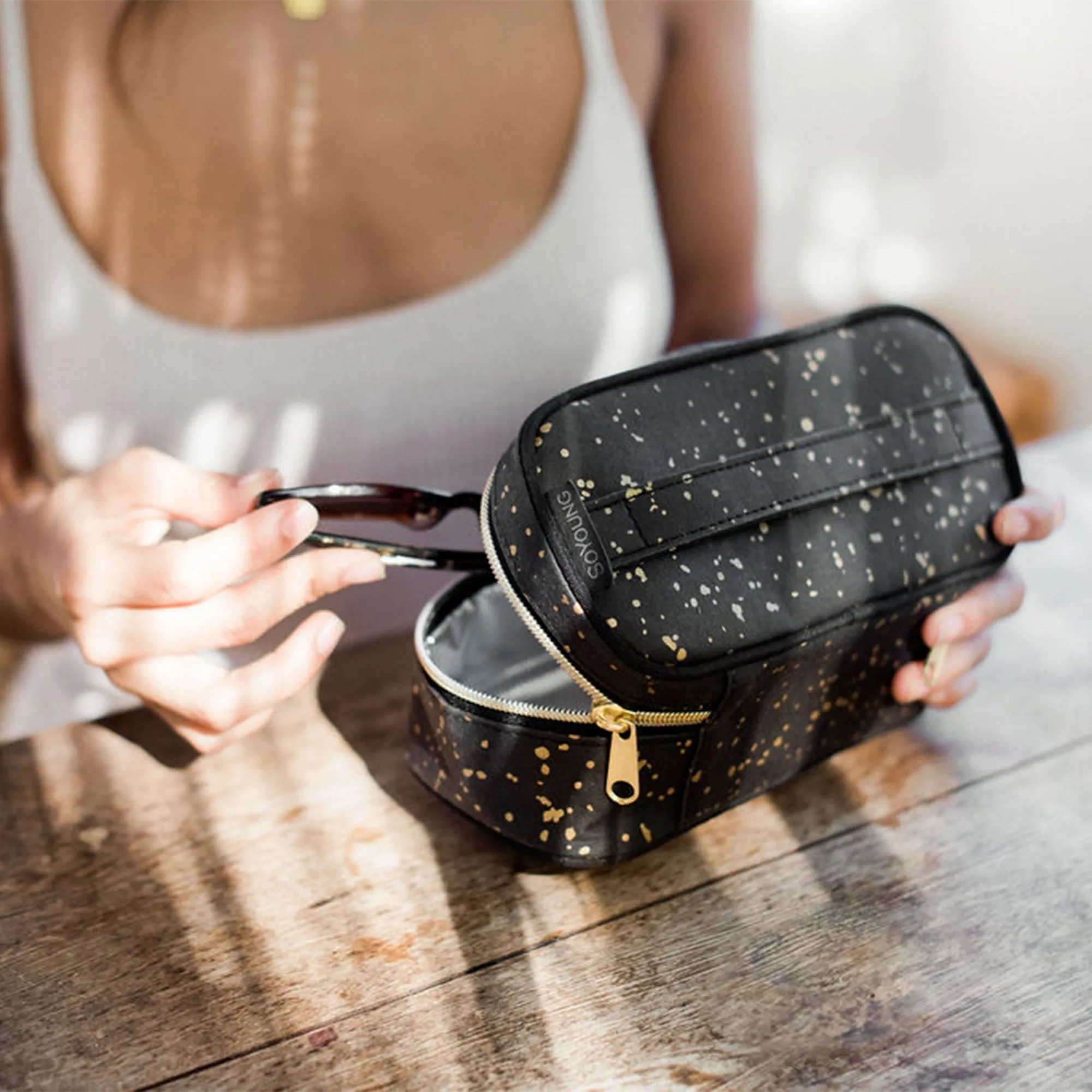 Black Paper - Gold Splatter Petite Beauty Poche